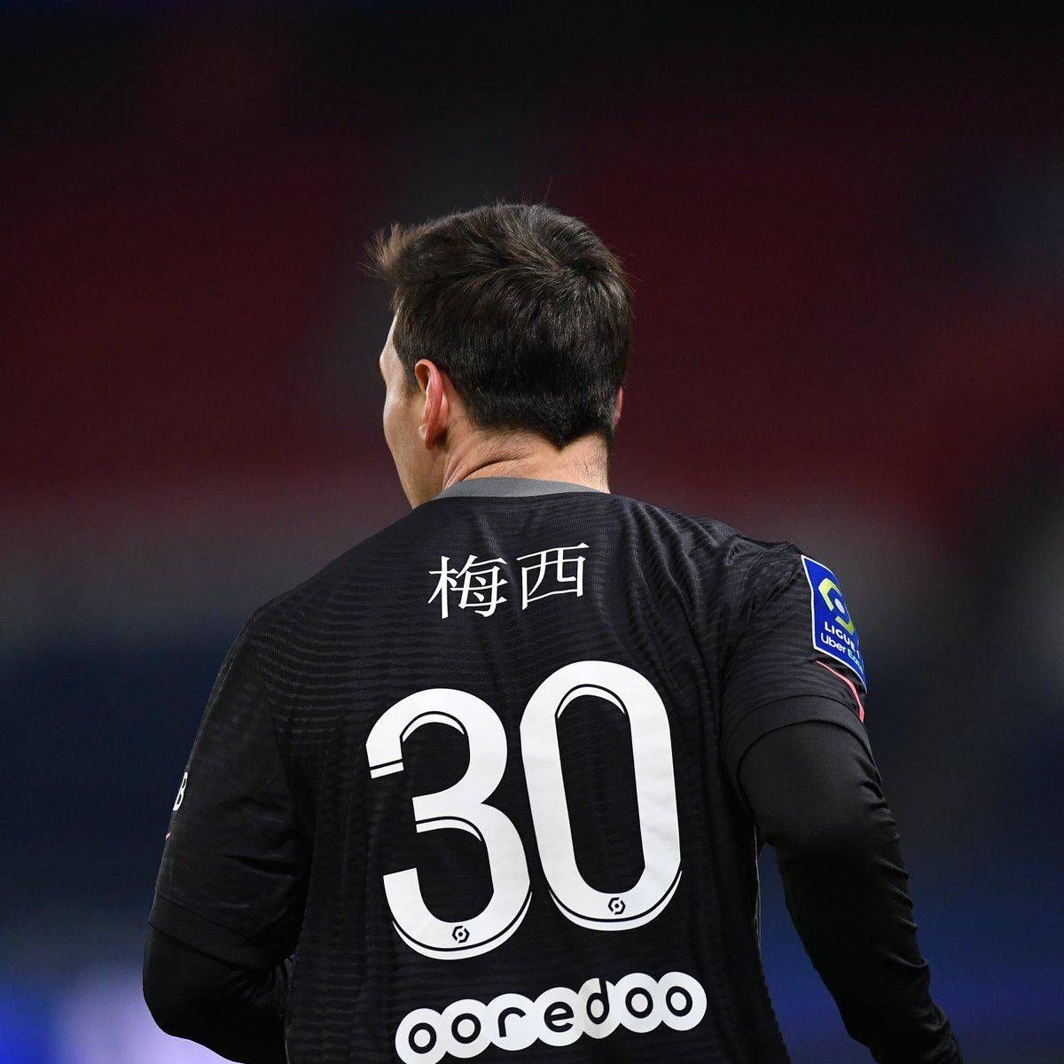 后却隐藏着